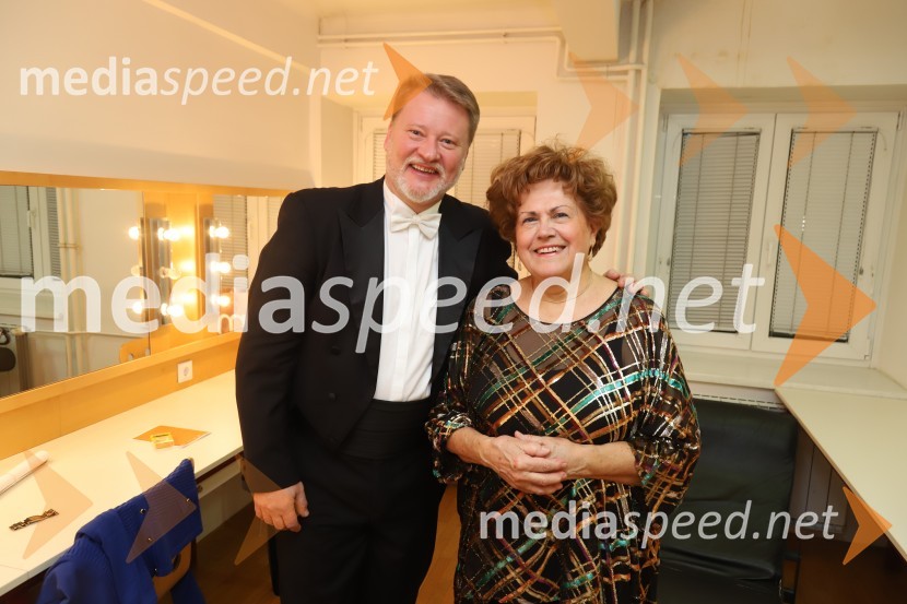  Saša Olenjuk, koncertni mojster;  Dubravka  Tomšič Srebotnjak, pianistka4. koncert Simfoničnega cikla z Dubravko Tomšič Srebotnjak