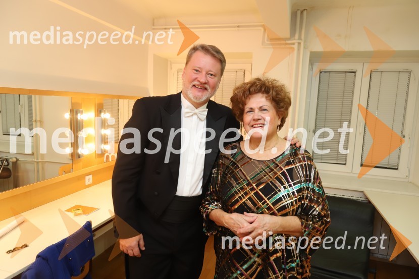  Saša Olenjuk, koncertni mojster;  Dubravka  Tomšič Srebotnjak, pianistka4. koncert Simfoničnega cikla z Dubravko Tomšič Srebotnjak