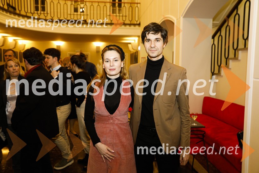  Manca G. Renko, zgodovinarka in publicistka;  Luka Mesec, poslanec, koordinator LeviceOčiščenje, premiera drame SLG Celje