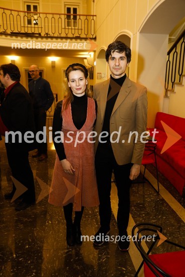  Manca G. Renko, zgodovinarka in publicistka;  Luka Mesec, poslanec, koordinator LeviceOčiščenje, premiera drame SLG Celje