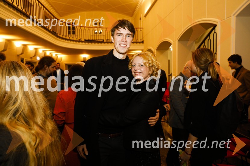  Urban Kuntarič, igralec; mag. Tina Kosi, upravnica SLG CeljeOčiščenje, premiera drame SLG Celje