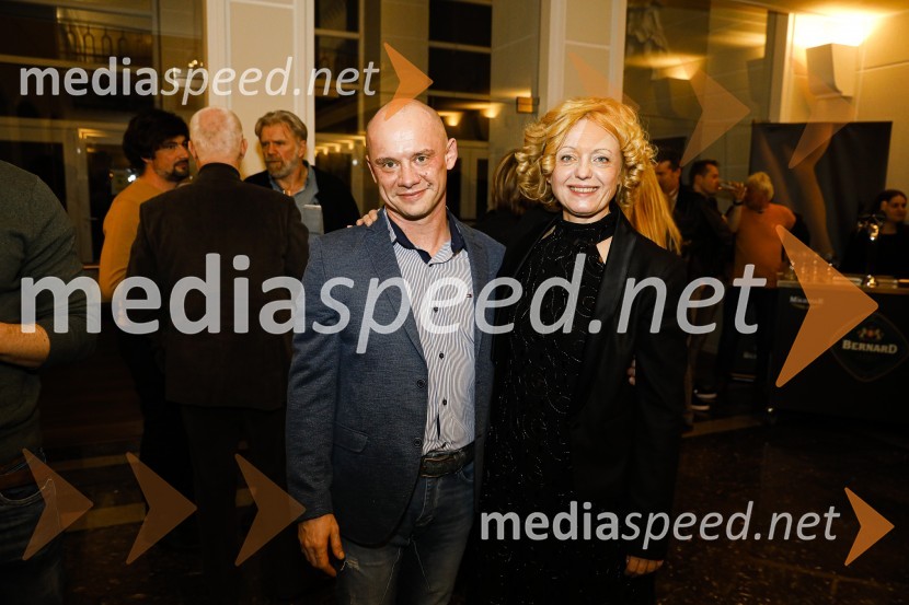  ... ; mag. Tina Kosi, upravnica SLG CeljeOčiščenje, premiera drame SLG Celje