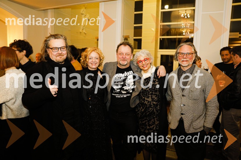  ... ; mag. Tina Kosi, upravnica SLG Celje;  Jari  Juutinen, režiser;  Alja Predan, dramaturginja SLG Celje, nekdanja umetniška direktorica Festivala Borštnikovo srečanje;  ... Očiščenje, premiera drame SLG Celje