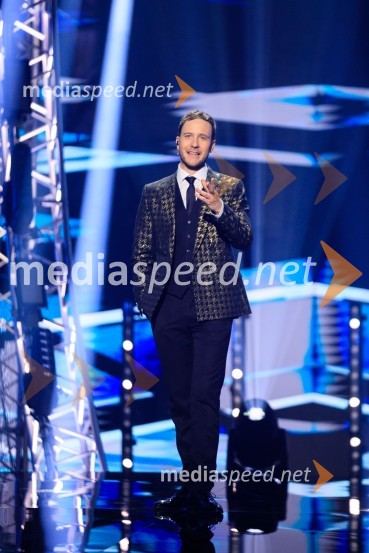  Klemen Slakonja, igralec, komik in TV voditeljEMA 2020, zmagovalka je Ana Soklič