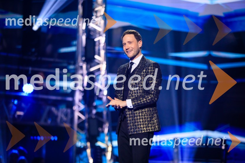  Klemen Slakonja, igralec, komik in TV voditeljEMA 2020, zmagovalka je Ana Soklič