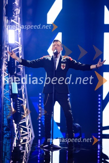  Simon Vadnjal, novinar in glasbenikEMA 2020, zmagovalka je Ana Soklič