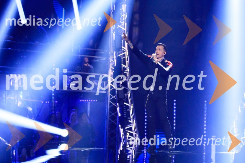  Simon Vadnjal, novinar in glasbenikEMA 2020, zmagovalka je Ana Soklič