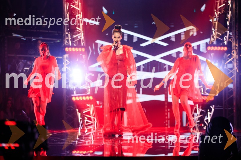  ... ;  Gaja Prestor, pevka;  ... EMA 2020, zmagovalka je Ana Soklič