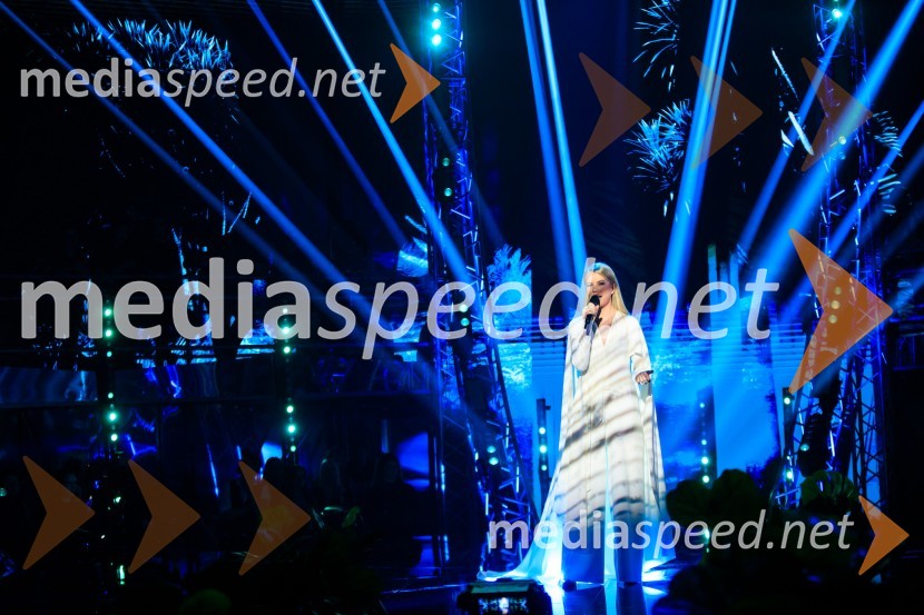  Ana Soklič, pevkaEMA 2020, zmagovalka je Ana Soklič