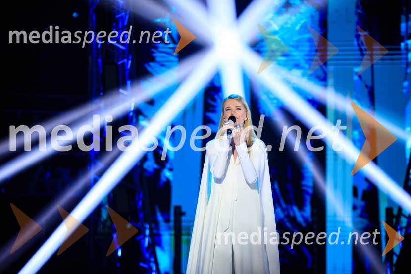  Ana Soklič, pevkaEMA 2020, zmagovalka je Ana Soklič