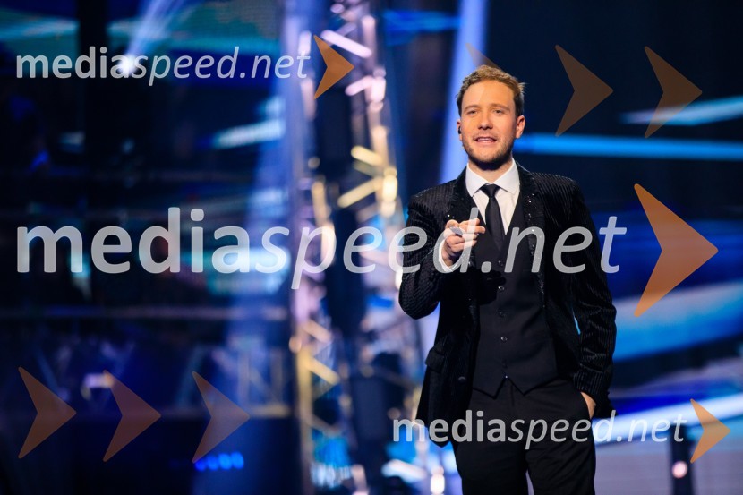  Klemen Slakonja, igralec, komik in TV voditeljEMA 2020, zmagovalka je Ana Soklič