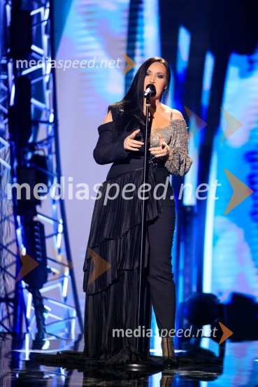  Tinkara Kovač, glasbenicaEMA 2020, zmagovalka je Ana Soklič