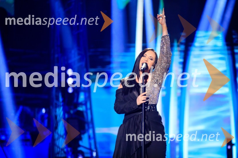  Tinkara Kovač, glasbenicaEMA 2020, zmagovalka je Ana Soklič