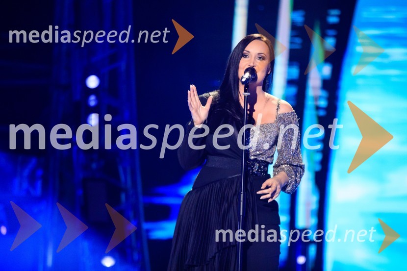  Tinkara Kovač, glasbenicaEMA 2020, zmagovalka je Ana Soklič