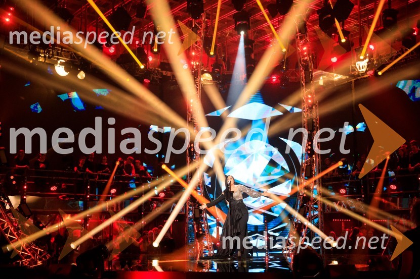  Tinkara Kovač, glasbenicaEMA 2020, zmagovalka je Ana Soklič