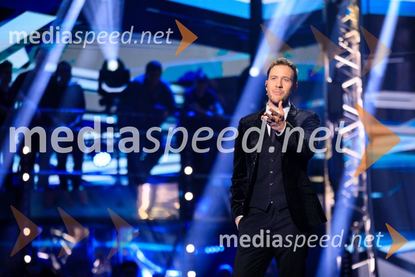  Klemen Slakonja, igralec, komik in TV voditeljEMA 2020, zmagovalka je Ana Soklič