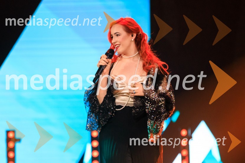  Veronika Steiner, pevkaEMA 2020, zmagovalka je Ana Soklič