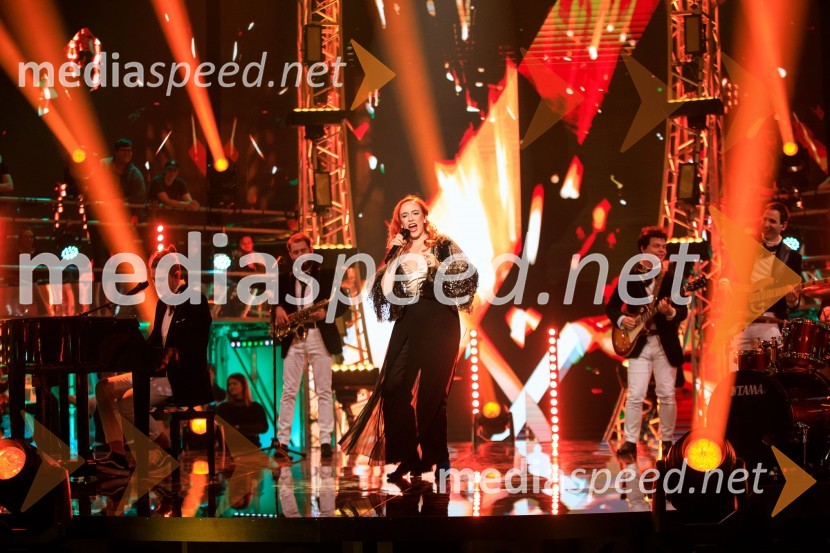  Veronika Steiner, pevkaEMA 2020, zmagovalka je Ana Soklič