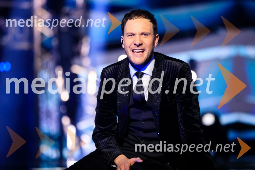  Klemen Slakonja, igralec, komik in TV voditeljEMA 2020, zmagovalka je Ana Soklič