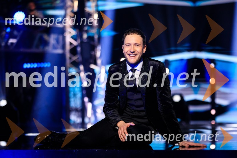  Klemen Slakonja, igralec, komik in TV voditeljEMA 2020, zmagovalka je Ana Soklič