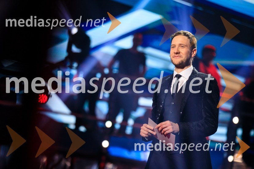  Klemen Slakonja, igralec, komik in TV voditeljEMA 2020, zmagovalka je Ana Soklič