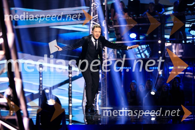  Klemen Slakonja, igralec, komik in TV voditeljEMA 2020, zmagovalka je Ana Soklič