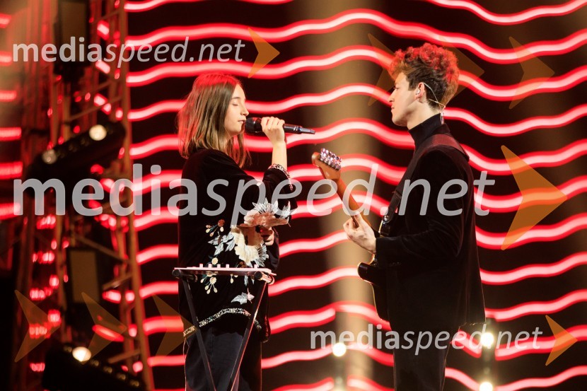  Zala Kralj, glasbenica;  Gašper  Šantl, glasbenikEMA 2020, zmagovalka je Ana Soklič