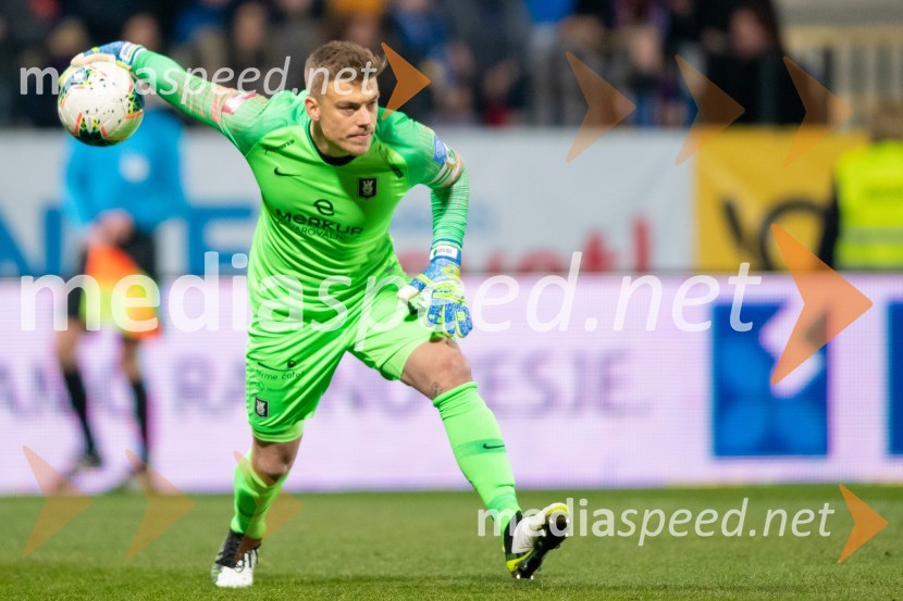  Nejc  Vidmar, vratar, NK OlimpijaNK Maribor : NK Olimpija, prvi derbi v 2020