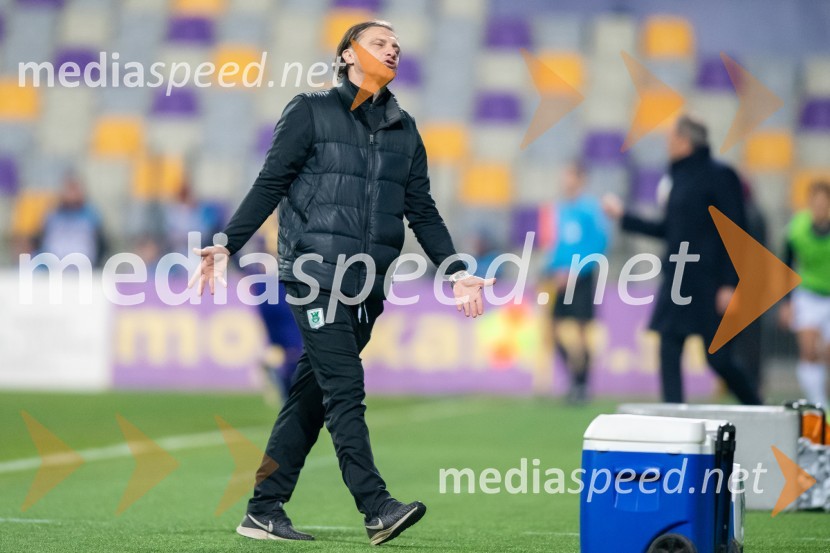  Safet Hadžić, trener NK OlimpijaNK Maribor : NK Olimpija, prvi derbi v 2020