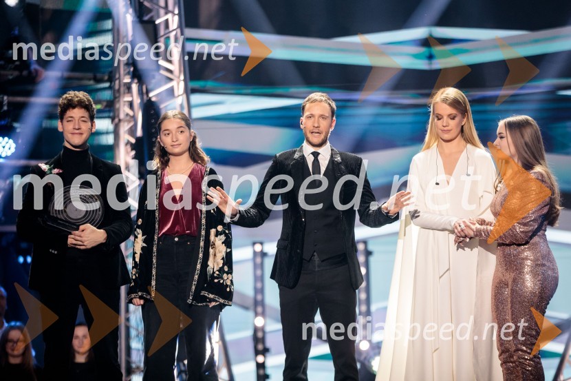  Gašper  Šantl, glasbenik;  Zala Kralj, glasbenica;  Klemen Slakonja, igralec, komik in TV voditelj;  Ana Soklič, pevka;  Lina Kuduzović, pevkaEMA 2020, zmagovalka je Ana Soklič