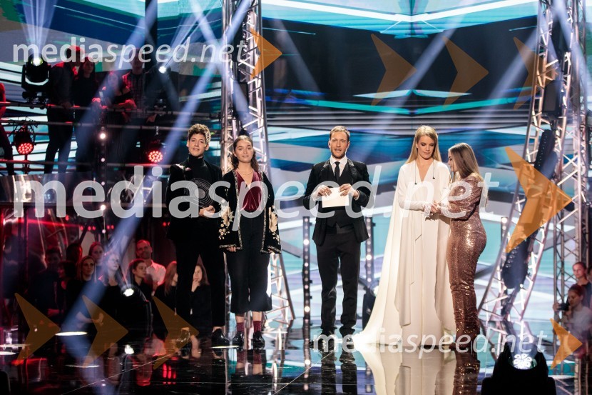  Gašper  Šantl, glasbenik;  Zala Kralj, glasbenica;  Klemen Slakonja, igralec, komik in TV voditelj;  Ana Soklič, pevka;  Lina Kuduzović, pevkaEMA 2020, zmagovalka je Ana Soklič