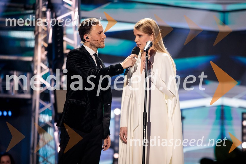  Klemen Slakonja, igralec, komik in TV voditelj;  Ana Soklič, pevkaEMA 2020, zmagovalka je Ana Soklič