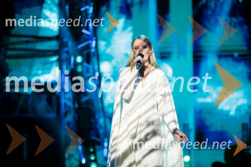  Ana Soklič, pevkaEMA 2020, zmagovalka je Ana Soklič