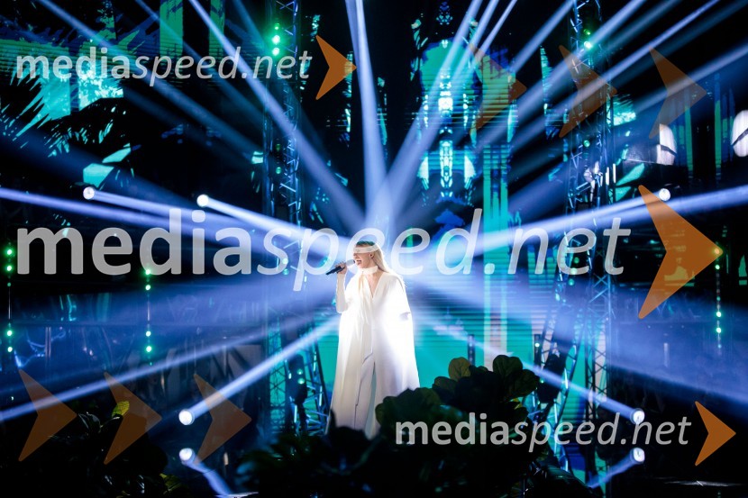  Ana Soklič, pevkaEMA 2020, zmagovalka je Ana Soklič