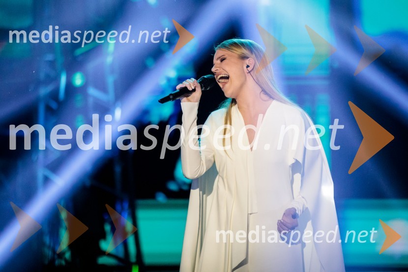  Ana Soklič, pevkaEMA 2020, zmagovalka je Ana Soklič