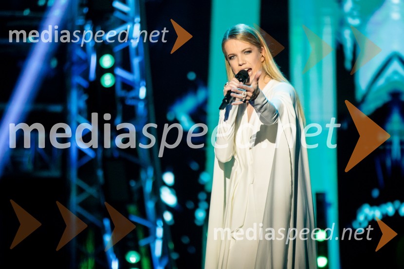  Ana Soklič, pevkaEMA 2020, zmagovalka je Ana Soklič