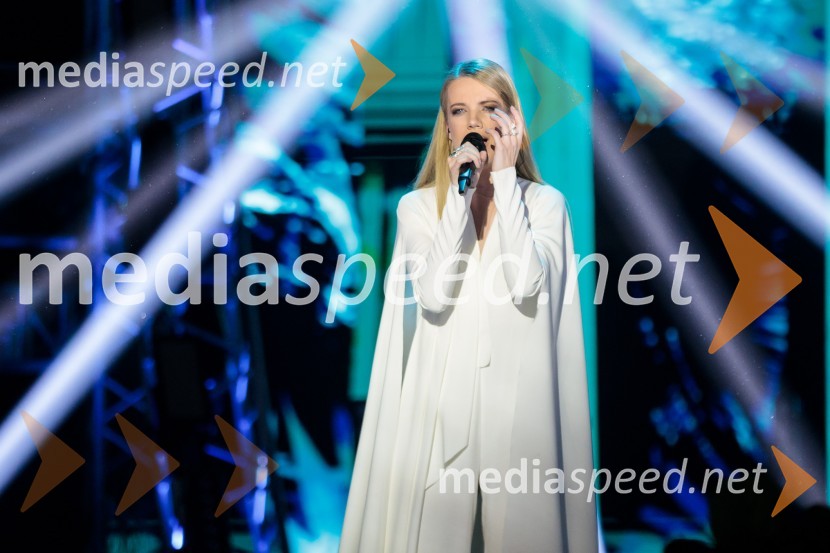  Ana Soklič, pevkaEMA 2020, zmagovalka je Ana Soklič