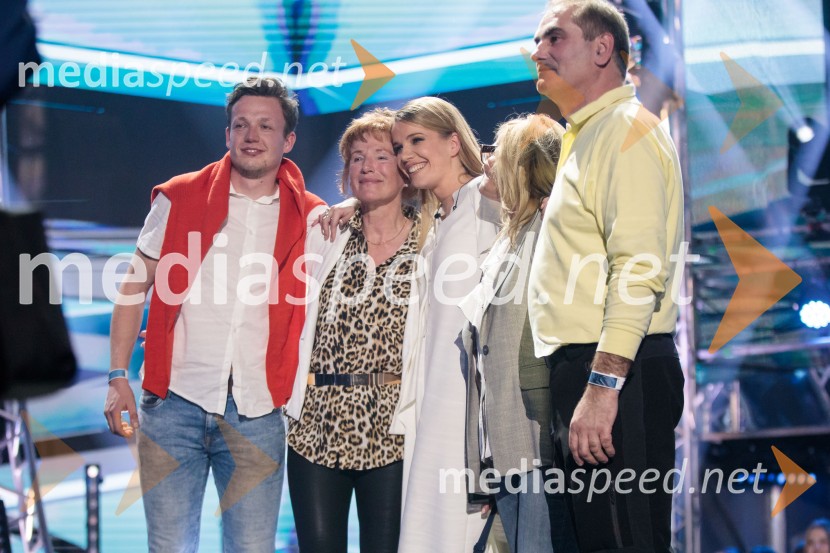  ... ;  ... ;  Ana Soklič, pevka;  ... ;  ... EMA 2020, zmagovalka je Ana Soklič