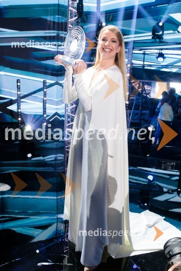  Ana Soklič, pevkaEMA 2020, zmagovalka je Ana Soklič