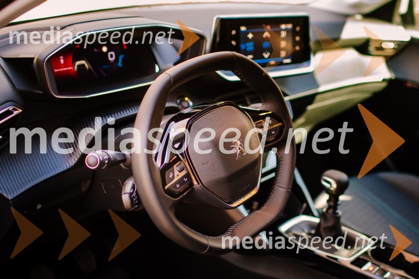 Peugeot 208 ALLURE 1.2 PureTech 100 ST