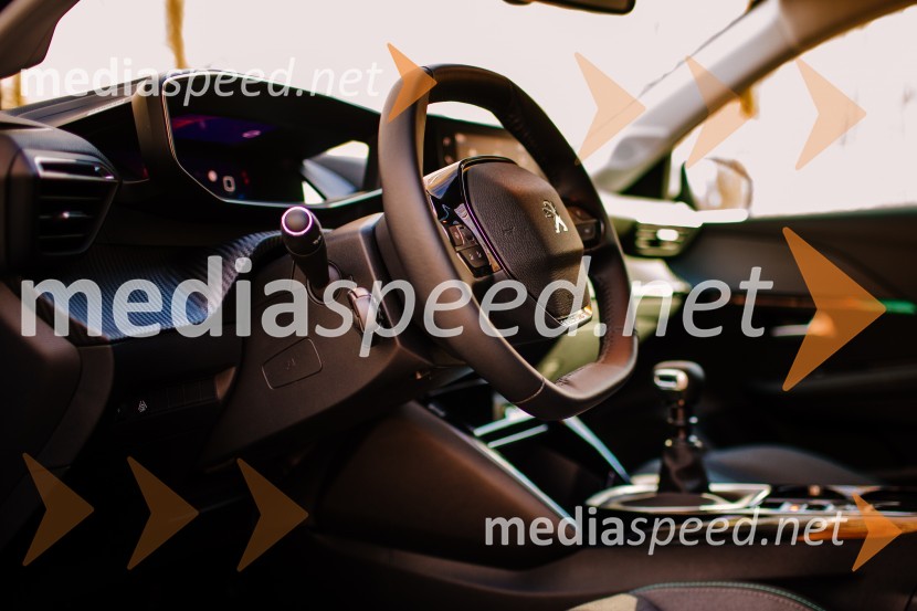 Peugeot 208 ALLURE 1.2 PureTech 100 ST