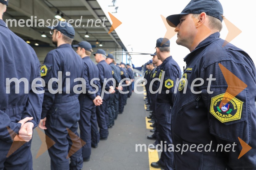 Slovesna predaja novega policijskega helikopterja