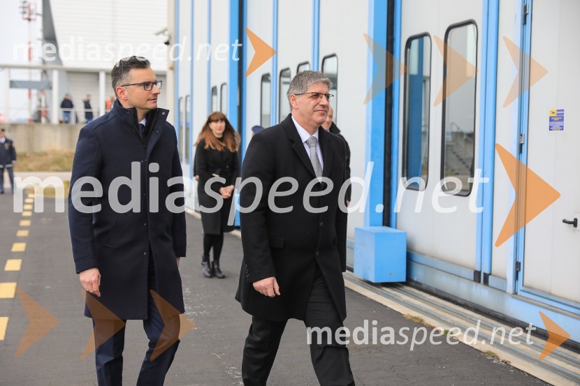  Marjan  Šarec, predsednik Vlade Republike Slovenije;  Boštjan Poklukar, minister za notranje zadeve RSSlovesna predaja novega policijskega helikopterja