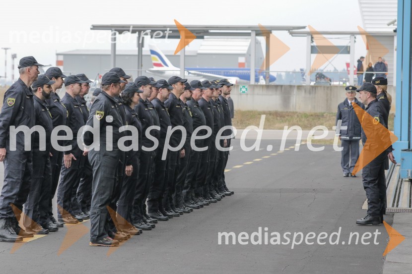 Slovesna predaja novega policijskega helikopterja