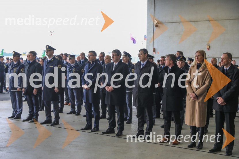  Marjan  Šarec, predsednik Vlade Republike Slovenije;  Boštjan Poklukar, minister za notranje zadeve RSSlovesna predaja novega policijskega helikopterja