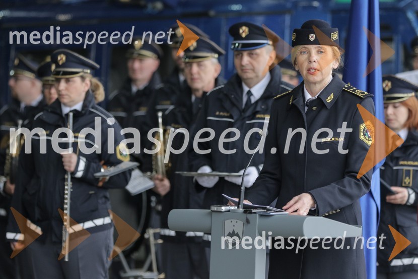 mag. Tatjana  Bobnar, Generalna direktorica policijeSlovesna predaja novega policijskega helikopterja