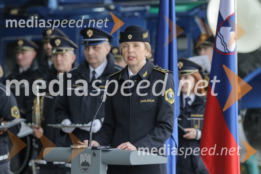 mag. Tatjana  Bobnar, Generalna direktorica policijeSlovesna predaja novega policijskega helikopterja