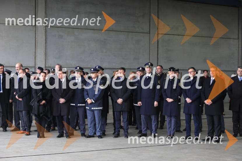 Slovesna predaja novega policijskega helikopterja