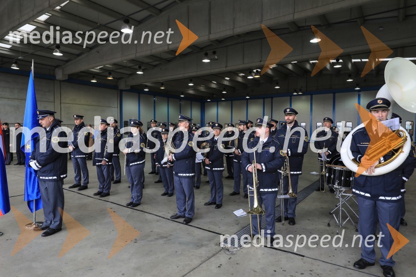 Slovesna predaja novega policijskega helikopterja