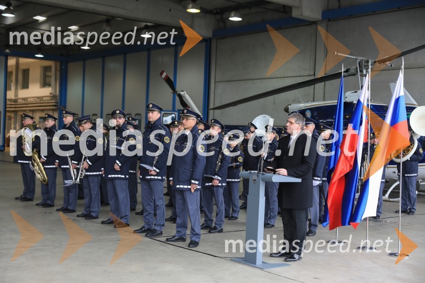  Boštjan Poklukar, minister za notranje zadeve RSSlovesna predaja novega policijskega helikopterja